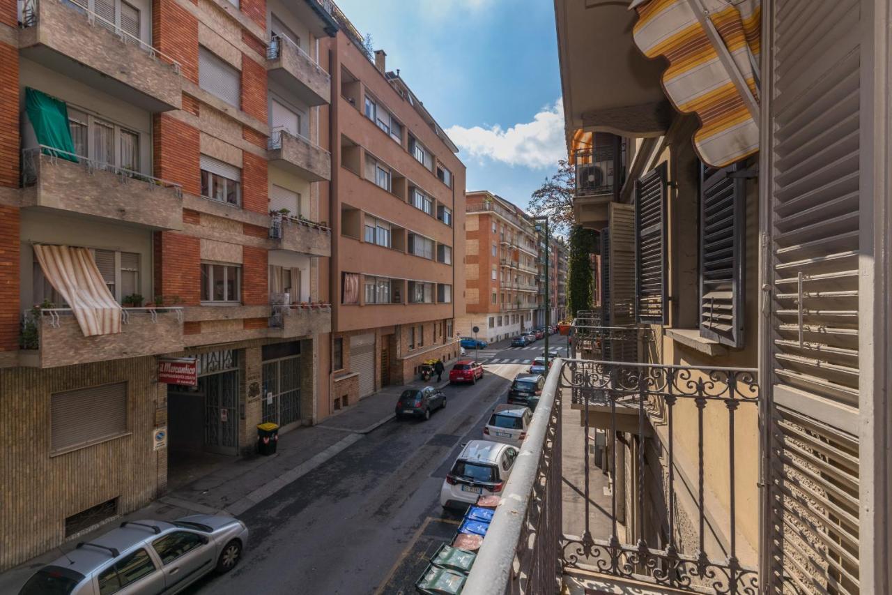 Appartamento in Piazza Adriano in zona Cenisia Torino Esterno foto